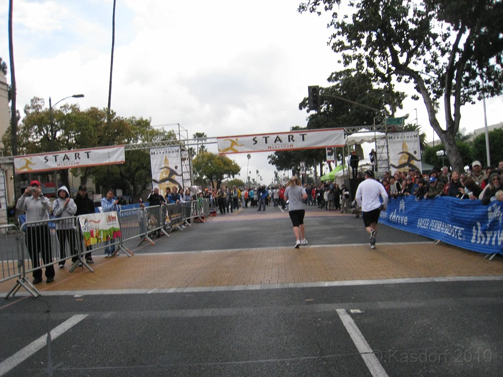 Pasadena Marathon California 2010-02 0740.jpg - The Pasadena California Marathon - 2010.